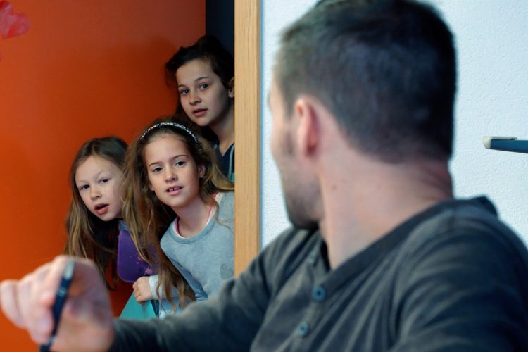 Bratsch - Ein Dorf macht Schule