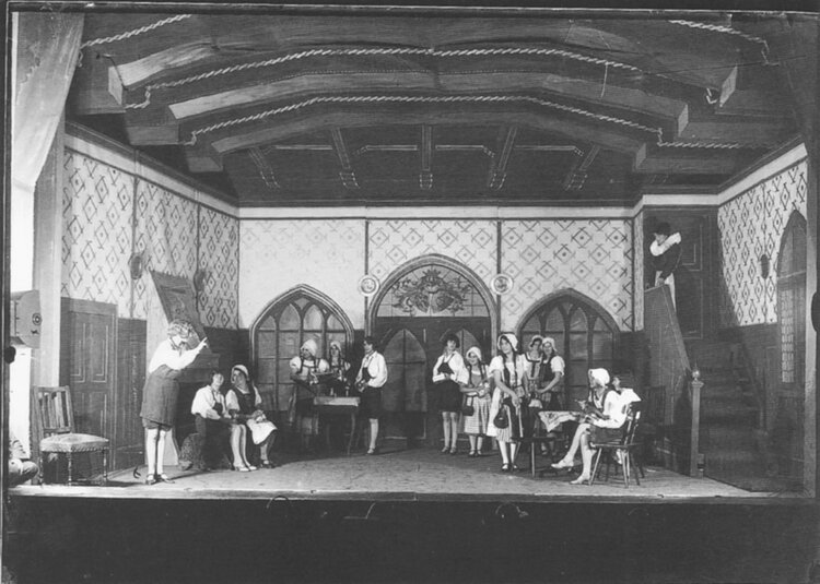 …und begründet die Operetten-Tradition