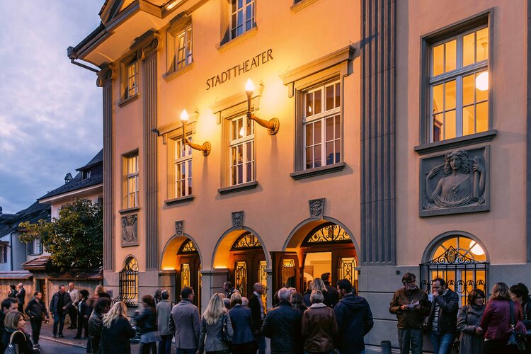 Das Schauspiel kehrt zurück!