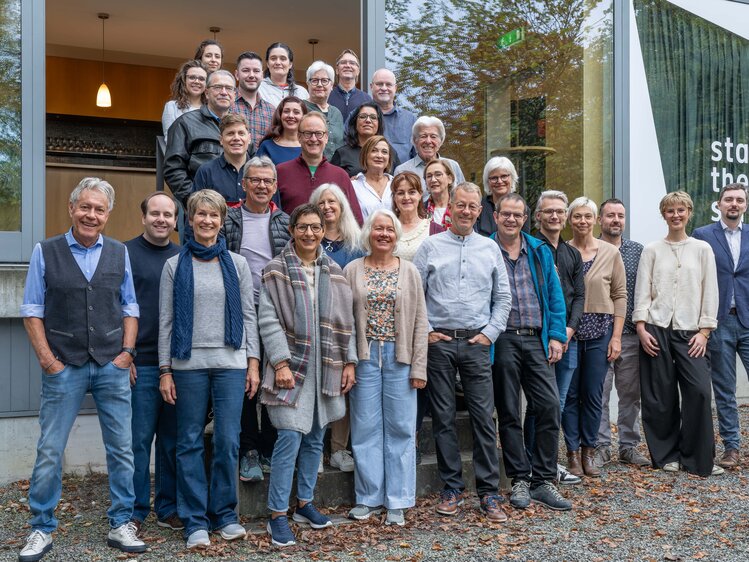 Produktionen > 2025 > My Fair Lady > Chor > Spalte 2