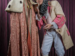 Werkbeschrieb > Im Kaiser Sini Neue Chleider