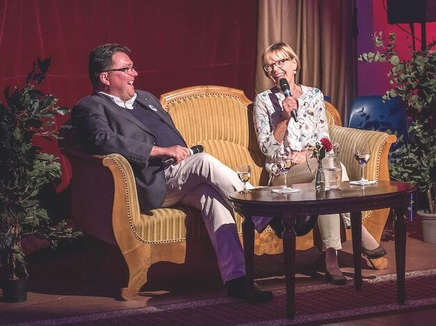 Produktionen > 2025 > Theaterfest > Sofagespräche